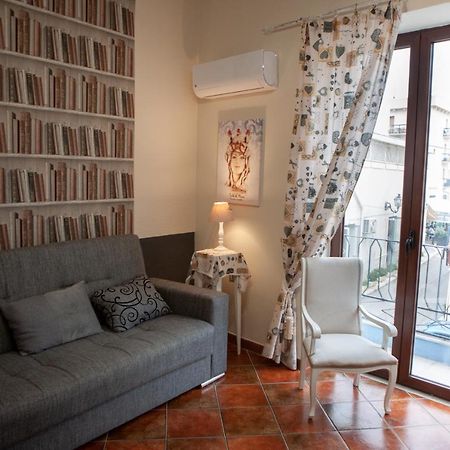 Casa Vacanze Terrasini Duomo Exterior foto